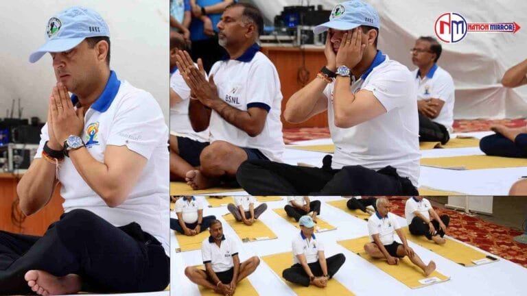 Yoga Day images 2024: संचार मंत्रालय परिसर में सिंधिया ने किया योग