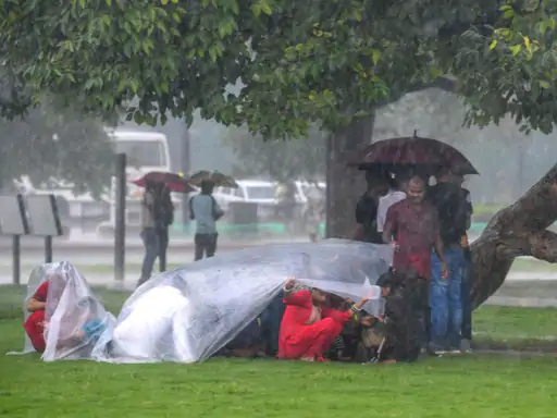 2 flights diverted, 8 delayed, torrential rains in pune, 15 dead lightning,
