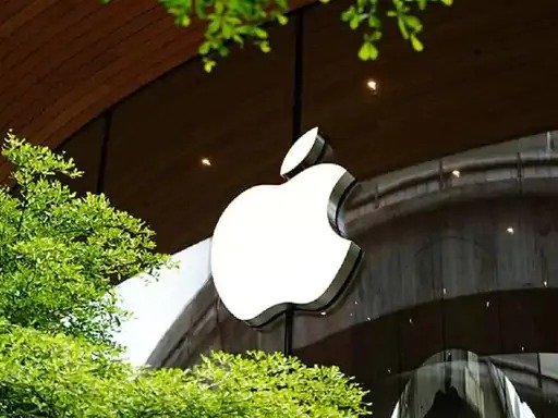 Apple company gave 2 lakh jobs in india