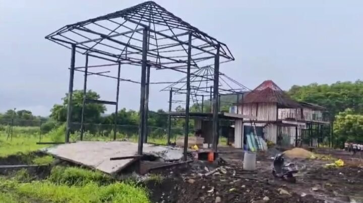 Farmhouse Roof Collapses 5 Dead in Mahu Indore