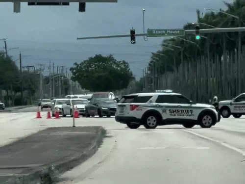 Attack on Trump gunshots reported in his vicinity in florida