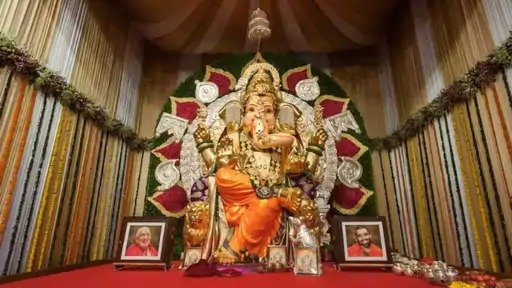 GSB Seva Mandal Mumbai Richest Ganpati Bappa adorned 69 kg gold 336 kg silver