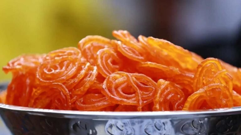 Gwalior News: ग्वालियर में 10 रुपये की जलेबी के लिए जंग