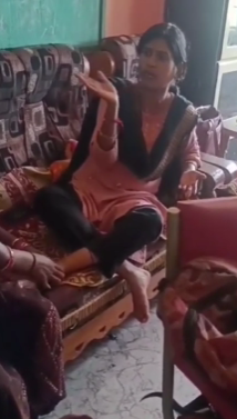 प्राचार्य पर पैर दबवाने का आरोप, वीडियो सामने आया