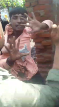 3 बदमाश महिला से पर्स छीनकर भागे , महिला ने एक बदमाश को दौड़कर दबोचा