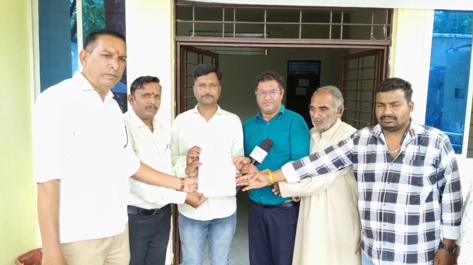 अखिल भारतीय पत्रकार एवं संपादक संगठन शुजालपुर द्वारा सारंगपुर पत्रकार सलमान अली की हत्या के विरोध में मुख्यमंत्री के नाम दिया ज्ञापन