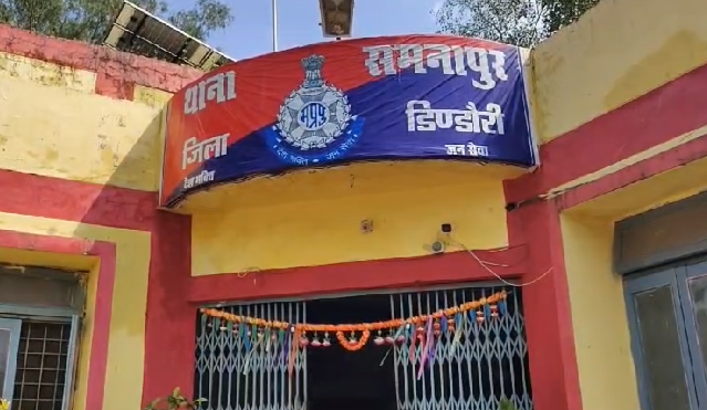 डिंडोरी में साठ वर्षीय अधेड़ महिला के ऊपर धारदार हथियार से कई वार किये