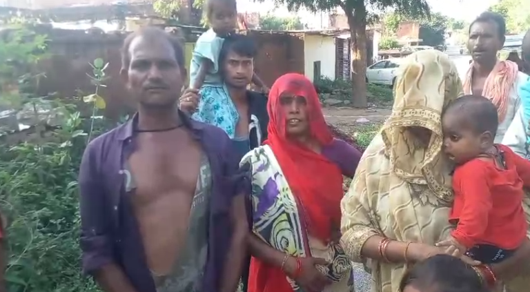 दतिया जिले के थरेट थाना के अंतर्गत ग्राम पचैरा में दबंगों ने चलाए लाठी डंडे