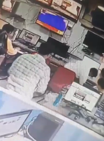 INH News भोपाल दफ्तर में जूतेबाजी, वायरल हुआ वीडियो