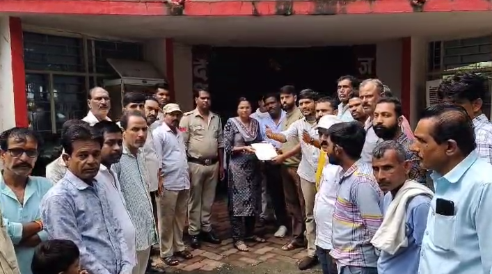 हरदा जिले में नाबालिक बच्ची के साथ किये गये अप्राकृतिक कृत्य के विरोध में