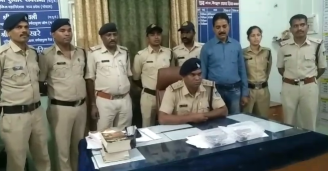 थाना गंज पुलिस को मिली सफलता अवैध पिस्टल और जिंदा कारतूस की तस्करी करने वाले दो आरोपी धराये