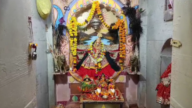 बड़वानी पहले दिन रथ यात्रा अष्टमी पर होगा जगराता नवरात्रि 3 से मां कालिका माता मित्र मंडल समिति की बैठक में भंडारे को लेकर की चर्चा