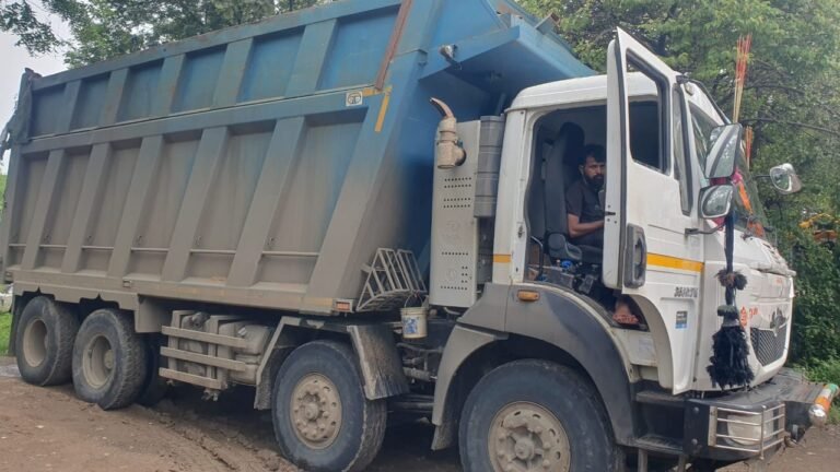 Sarangpur पुलिस ने अवैध बालू रेत के डंपर को पकड़ा