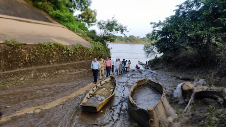 नर्मदा तट पतई घाट पर गणेश विसर्जन स्थल का किया निरीक्षण