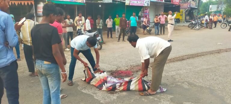 कंटेनर ने पैदल जा रहे बुजुर्ग को कुचला, बुजुर्ग की मौके पर मौत