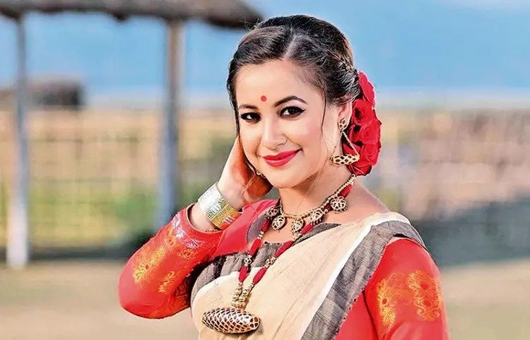 accused defrauded investors of Rs 2200 crore