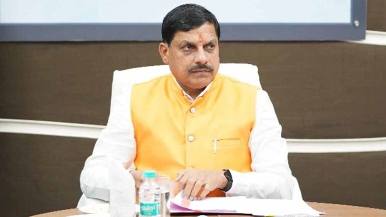 CM instructions: नर्मदा किनारे बसे धार्मिक नगरों में मांस-मदिरा बैन