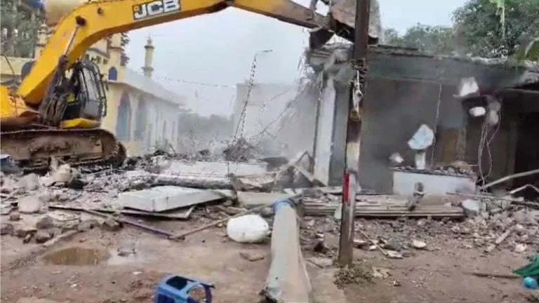 Bulldozer action bhilai: भिलाई में अतिक्रमण के खिलाफ बड़ा एक्शन