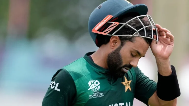 रिजवान को लगा बड़ा झटका, वेस्टइंडीज के बल्लेबाज ने मारी बाजी