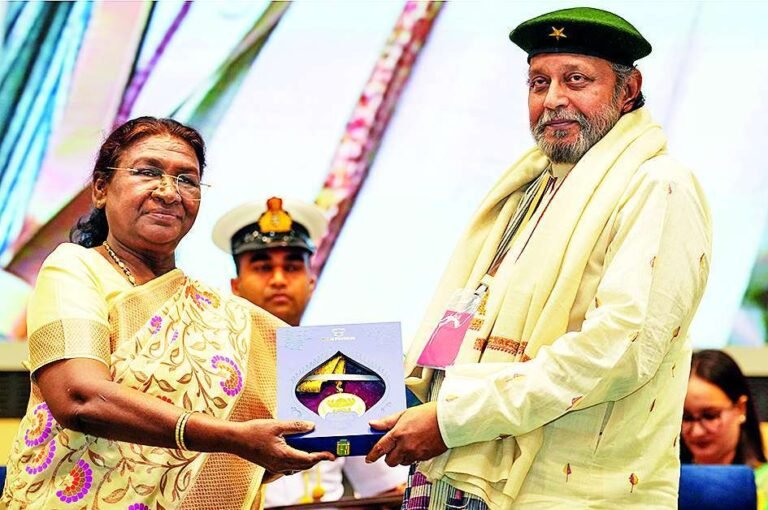 मिथुन चक्रवर्ती को मिला दादा साहेब फाल्के का अवार्ड