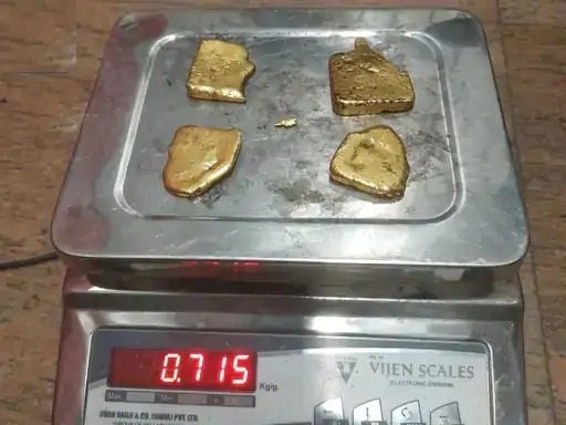 Brought 1 kg of gold hidden in a private part from Abu Dhabi