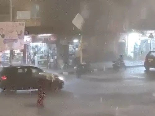 Heavy Rain With Thunderstorm In Mumbai