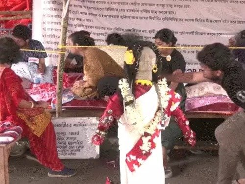 Kolkata Rape murder Case Junior Doctors Go On Hunger Strike