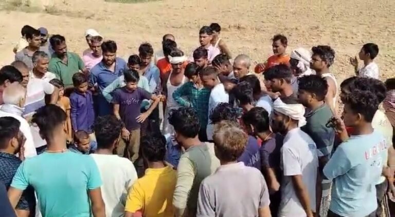 Bhind News: मिट्टी की खदान धंसने से युवक की दर्दनाक मौत