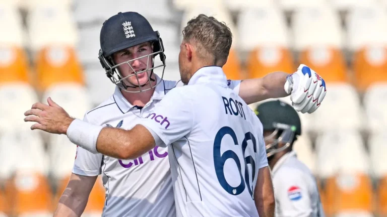 ब्रूक ने पाकिस्तान के खिलाफ ठोका तिहरा शतक