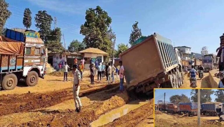 national-highway-blocked-illegal-sand-trucks-chhattisgarh