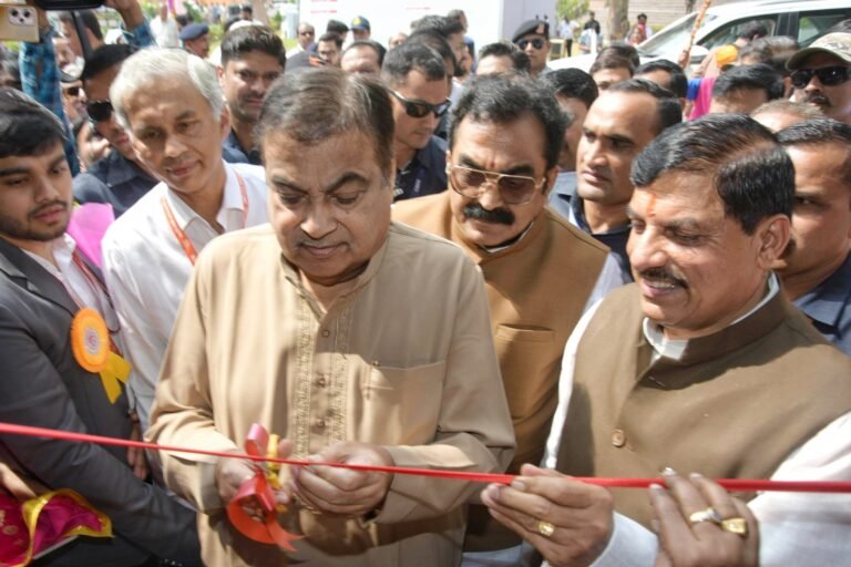 nitin-gadkari-road-infrastructure-india-vs-us