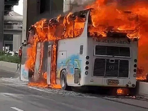 school bus caught fire in Thailand 25 student death