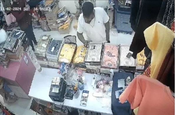 MP CRIME: पत्नी के सामने अंकल कहा, कस्टमर ने पीटा