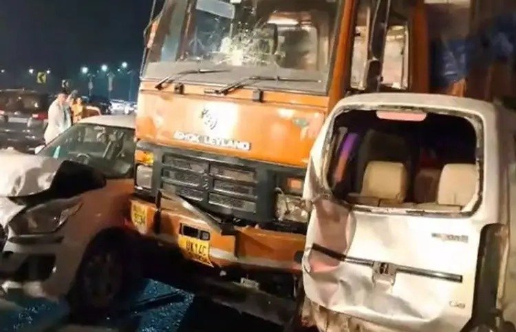 Accident in rishikesh 2 killed including ukd leader