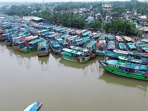 Cyclone Fangal will hit Puducherry Tamil Nadu today 