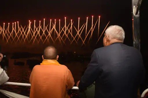 Dev diwali 84 ghats of kashi lite up with 25 lakh lamps 