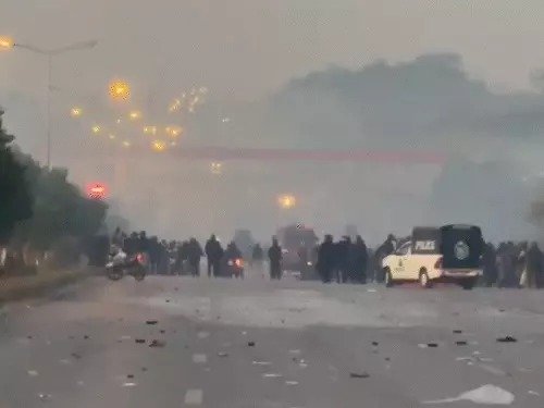 Imrans supporters Violent demonstrations in Pakistan  