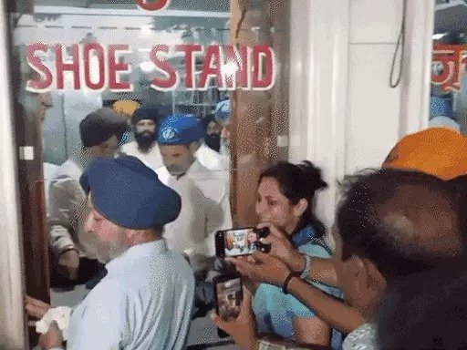 Rahul gandhi at the golden temple