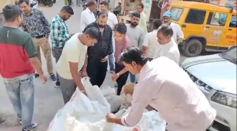 Mp News: धार में सिंगल यूज प्लास्टिक पर सख्त कार्रवाई, नगर पालिका ने किया ढाई क्विंटल प्लास्टिक जप्त