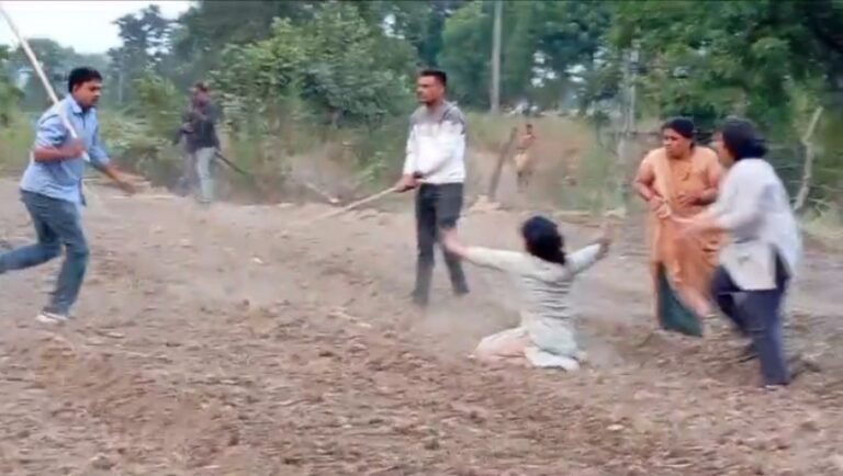 Khargone News: जमीन विवाद में महिलाओं से मारपीट, वीडियो वायरल