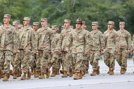 trump expel transgenders from us army