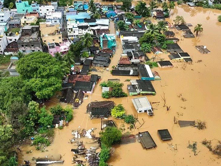 CM of Tamil Nadu say12 dead due to Fangal storm