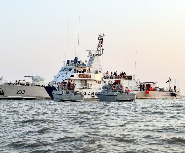 Mumbai Voat Accindent: मुंबई में नाव हादसा: नेवी की बोट से टक्कर के बाद 13 लोगों की मौत, बचाव कार्य जारी