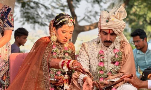 NAVEEN KASTURIA MARRIES LONG TIME GF SHUBHANJALI SHARMA