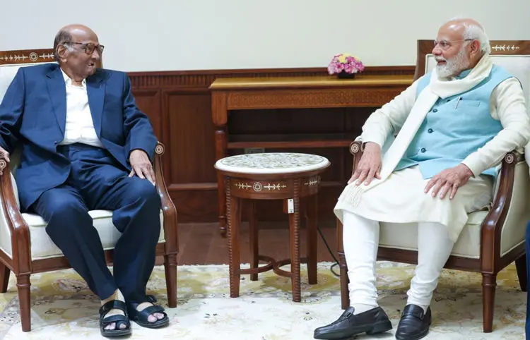 Sharad Pawar met pm modi in parliament