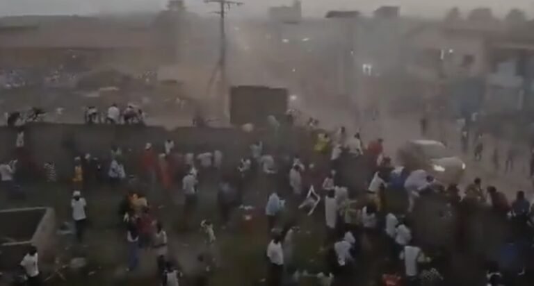 Violence during football match 100 dead