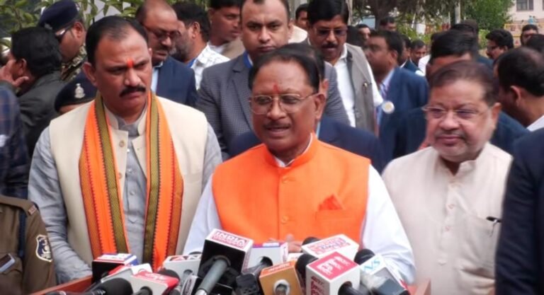 CG NEWS: मुख्यमंत्री के हाथों "निक्षय-निरामय अभियान" का शुभारंभ, मलेरिया सहित अन्य बीमारियों का होगा इलाज