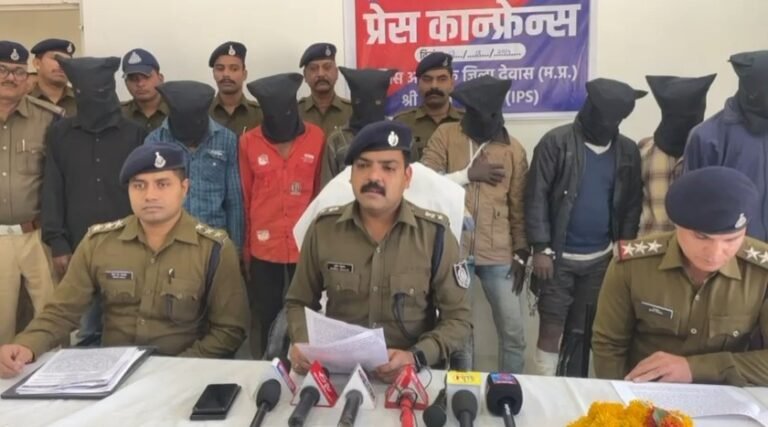 पुलिस ने 78 घंटे में सुलझाई लूट की वारदात,5 आरोपी गिरफ्तार