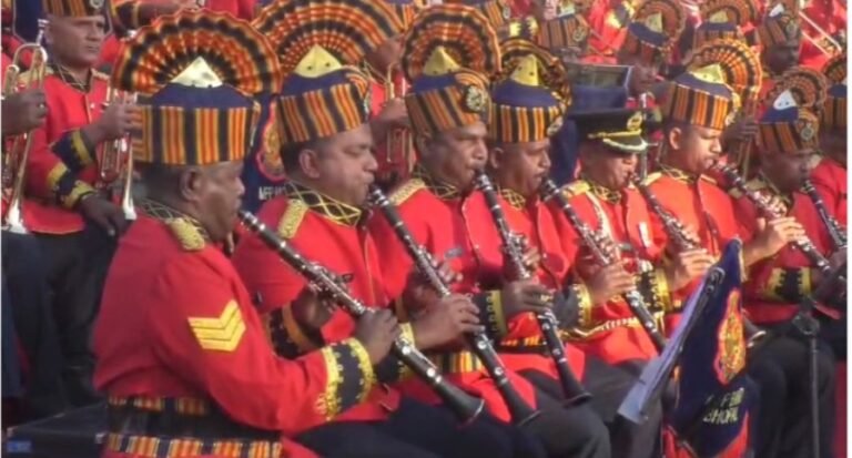 BHOPAL NEWS: पुलिस बैंड की विशेष प्रस्तुति से मुख्यमंत्री ने किया पुलिस कर्मियों का सम्मान