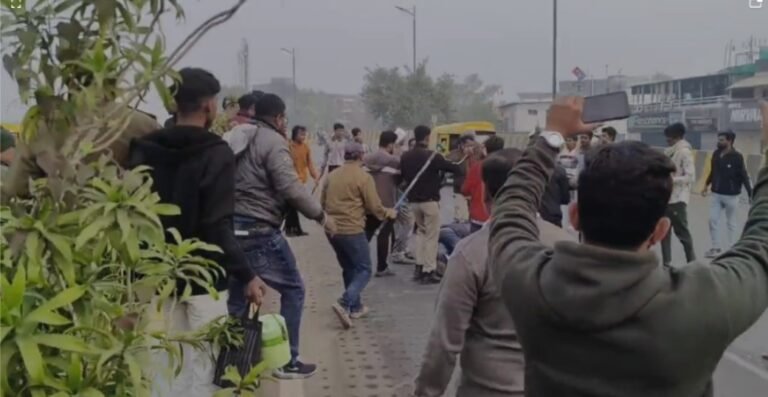 INDORE NEWS: नगर निगम की टीम पर बजरंग दल ने किया हमला,गाड़ियों के शीशे टूटे,अतिक्रमण हटाने आए थे कर्मचारी